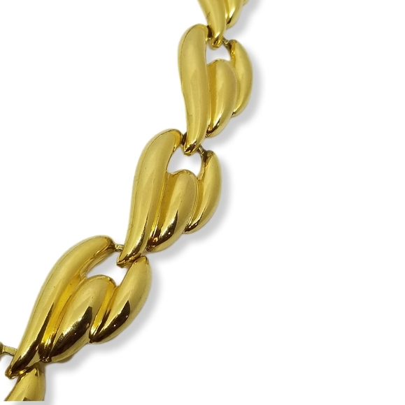 VINTAGE GOLDTONE WINGED HEART STATEMENT NECKLACE & EARRINGS SET - Picture 7 of 10